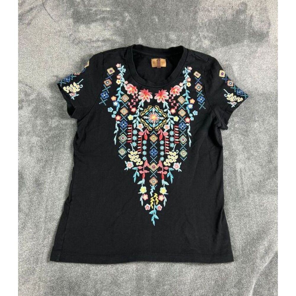Driftwood Classic Fit Embroidered Tee Size XS Black Short Sleeve Bohemian
